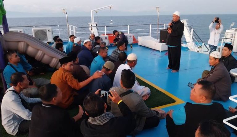 Kafilah Silatnas NTB – Sulsel Nikmati Hamparan Lautan dengan Tafakkur