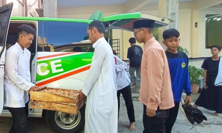 BMH Salurkan Beras untuk Santri Tahfidz di Ponpes Al-Kahfi Surakarta