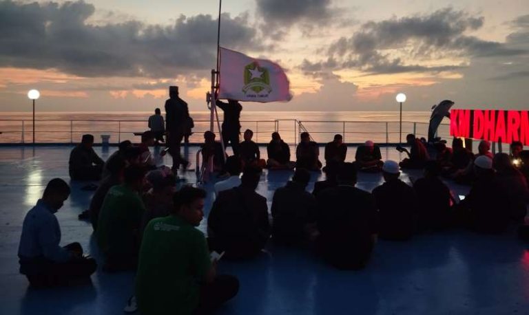 Cerita Unik Kafilah Silatnas dari Kapal Dharma Ferry, Halaqah dan Malam Tanpa ‘Kepastian’