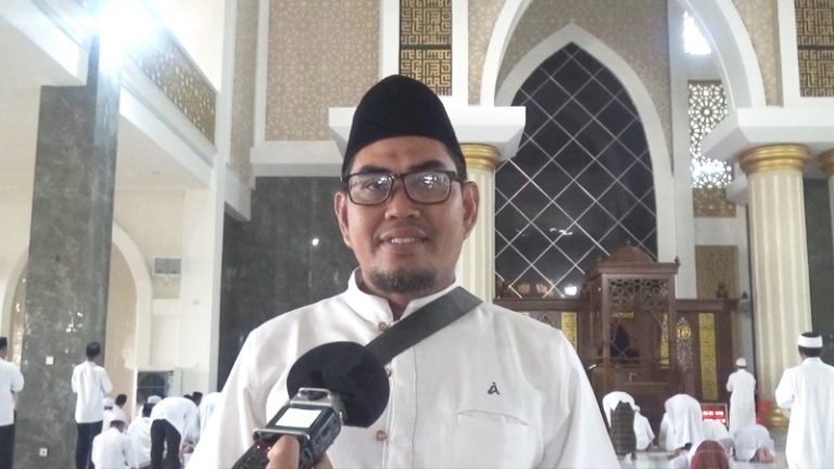 “Shalat Jama’ah di Masjid Ar-Riyadh itu Kerinduan Kami”