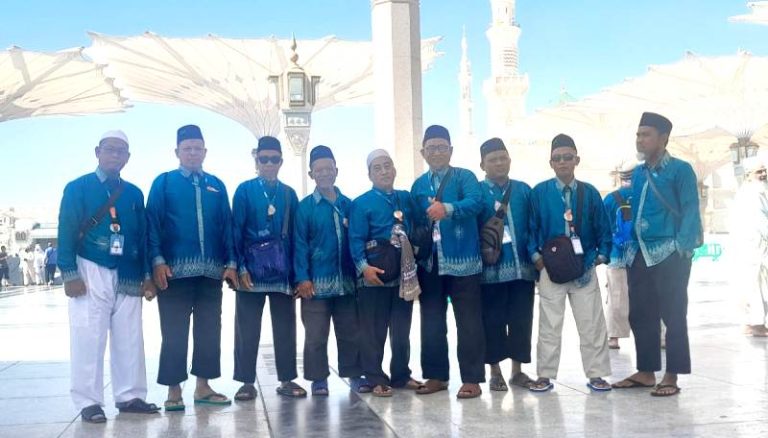 Travel Saibah Berangkatkan Umrah 7 Dai Pedalaman Hidayatullah