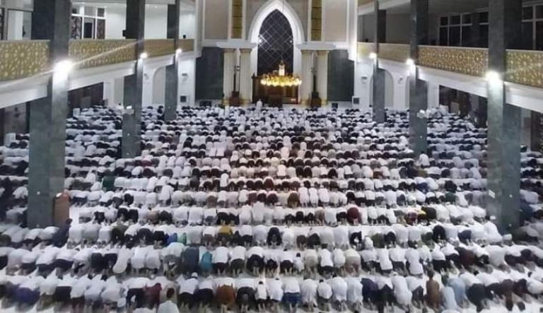 Pertarungan Mendirikan Shalat dan Kegigihan si Maling dalam Beraksi