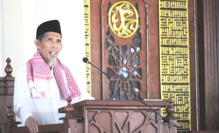 Saat Pemimpin Umum Hidayatullah Alami Krisis Air