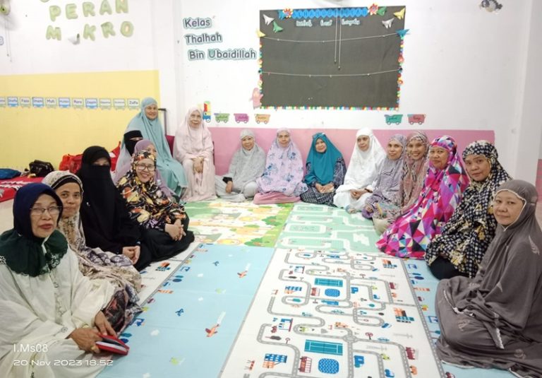 Cerita Emak-emak “Komunitas Mujahidah” Makassar Hadiri Silatnas Hidayatullah