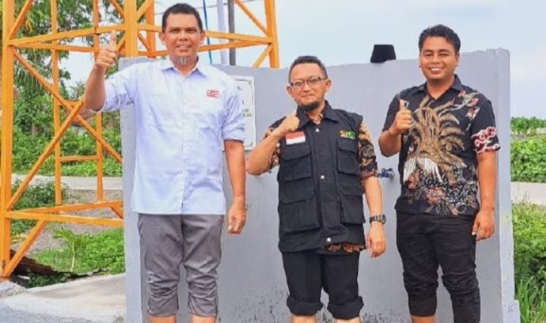 Warga Desa Jatipayak Tersenyum Terima Air Bersih dari PT Samudera dan BMH