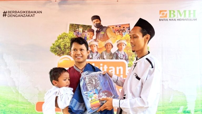 Khitan Berkah Nusantara Sasar 30 Anak Warga Pesisir Muara Gembong