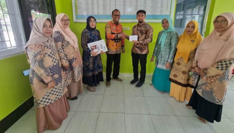 SMA Negeri 22 Makassar Amanahkan Dana Palestina ke BMH