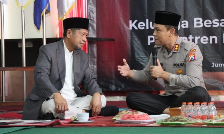 Kapolres Sapa Santri Ar Rohmah Putra Hidayatullah Malang