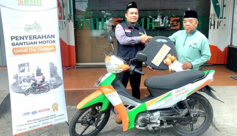Bantuan Armada Dakwah Dukung Mobilitas Dai Ustadz Ustadz Agus Subiyanto