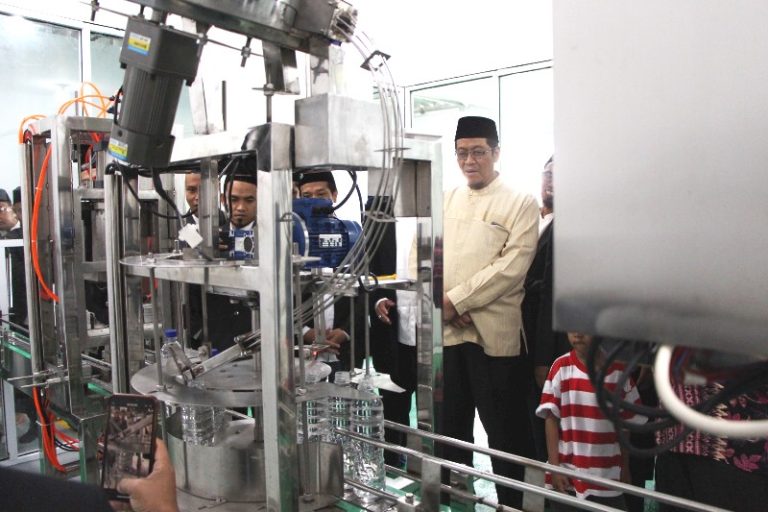 Hidayatullah Depok Kelola Lini Usaha Pabrik Air Minum “Hida Water”