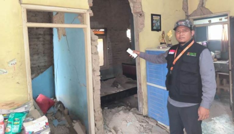 Kisah Yusep Suhendar Susuri Daerah Terdampak Pasca Gempa Sumedang