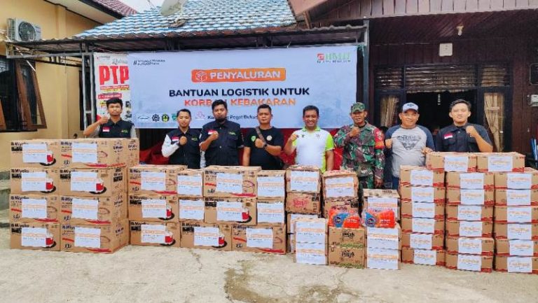 Simpul Sinergi Beri Bantuan Logistik untuk Warga Penyintas Kebakaran di Berau