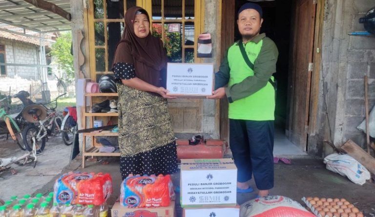 BMH – SAR Hidayatullah Gotong Royong Ringankan Dampak Banjir Grobogan Demak