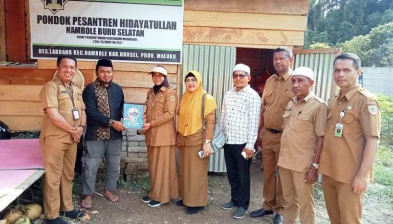 Bupati Bursel Kunjungi Lokasi Pembangunan Pondok Pesantren Hidayatullah
