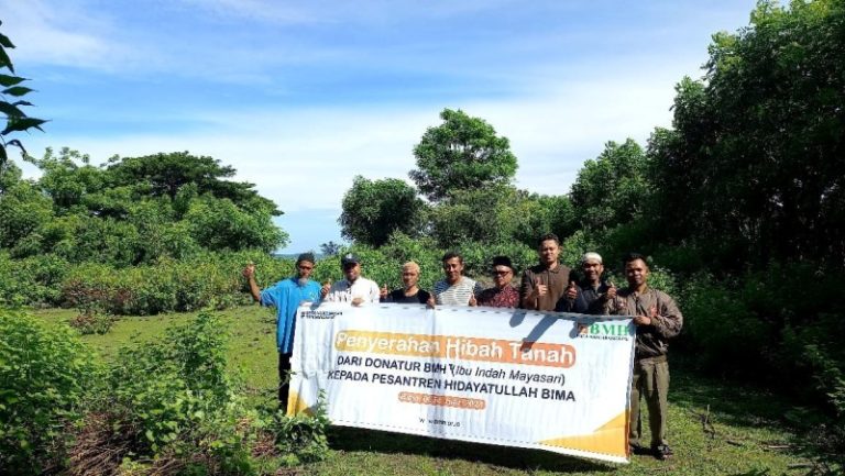 Pesantren Hidayatullah Kabupaten Bima Terima Hibah Tanah