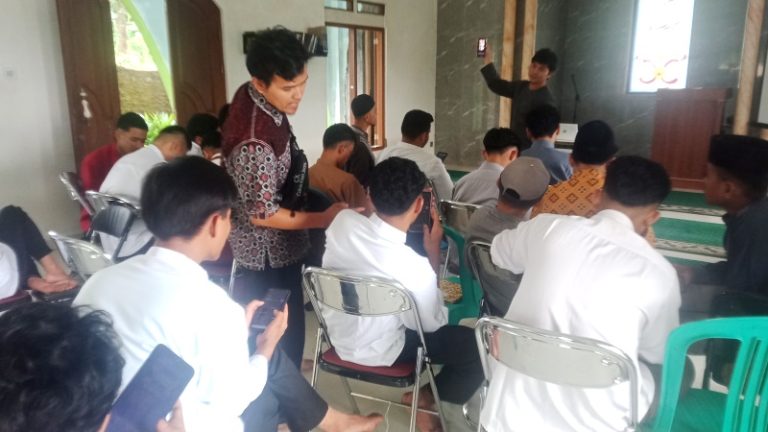 Siapkan Dai Melek Teknologi, Sekolah Dai Ciomas Gelar Training Jurnalistik dan Teknik Kreasi Content Digital