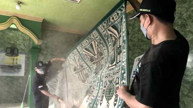 Sambut Ramadhan, BMH dan Pemuda Hidayatullah DKI Jakarta Bersih-bersih Masjid