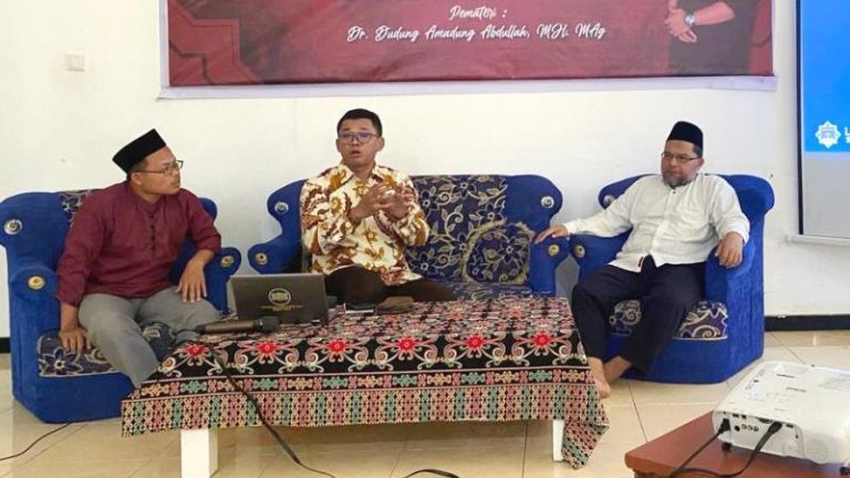 Law Training untuk Tingkatkan Pemahaman Hukum Guru di Kampus Ponpes Hidayatullah Samarinda