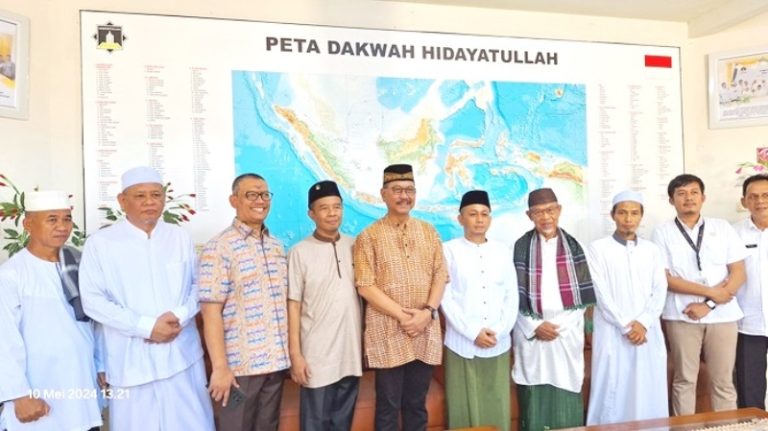 Kunjungi Kampus Induk, Kepala Badan Otorita Apresiasi Hidayatullah Berkarya di IKN