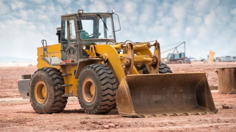 Operatornya sih Biasa, Tapi Buldosernya …