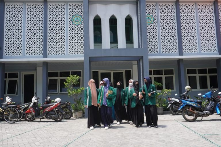 Meraih Gelar Sarjana dan Hafidz/ah dengan Program Markazul Qur’an Wal Lughah STAIL