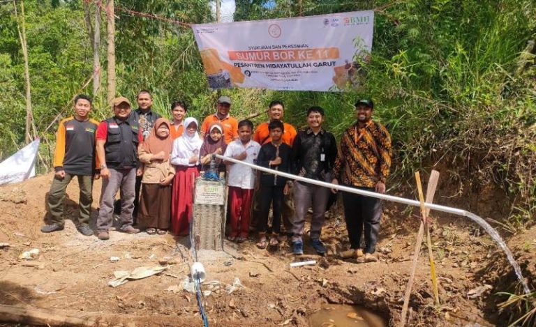 BMH Hadirkan Sumur Bor ke-11 di Pesantren Hidayatullah Garut