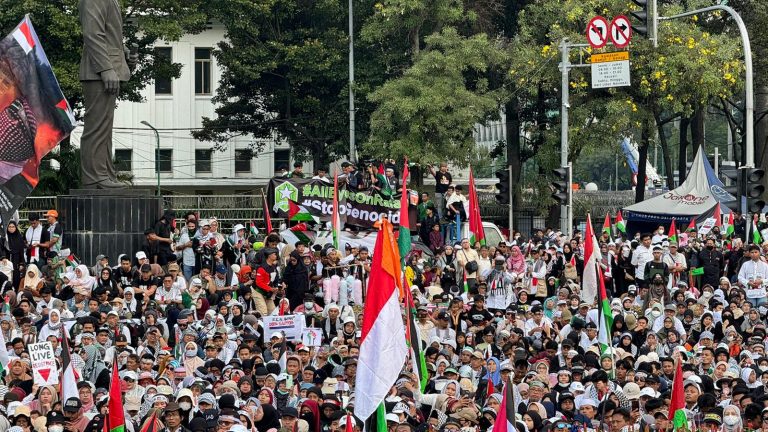 Pemuda Hidayatullah Bersama Aksi Solidaritas Rakyat Indonesia Bela Palestina