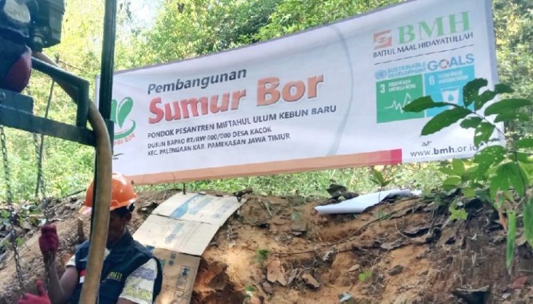 Bantu Penuhi Kebutuhan Dasar Air Bersih untuk Pondok Pesantren Miftahul Ulum Pamekasan