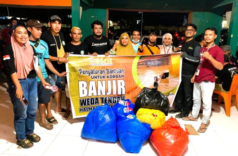 Simpul Sinergi Ulurkan Tangan untuk Korban Banjir Weda Tengah