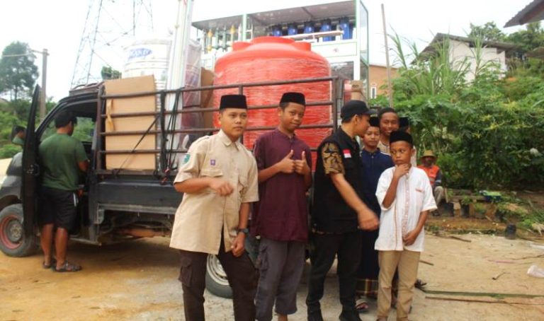Donasi Air Bersih Memberi Kehidupan pada Santri Ar-Rayyan Bontang Lestari