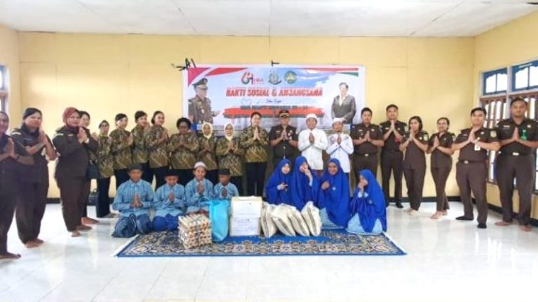 Kajari Fakfak Jhon Ilef Malamassam bersama Jajaran Anjangsana ke Pesantren Hidayatullah