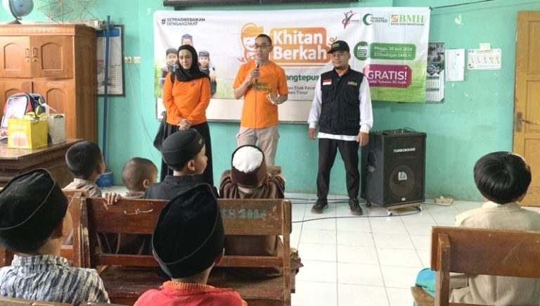 Khitan Berkah Membawa Senyum dan Kebahagiaan di Dusun Kayu Enak