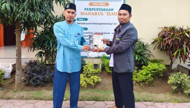 Sumbangan Ratusan Buku Nyalakan Semangat Membaca di Kebumen