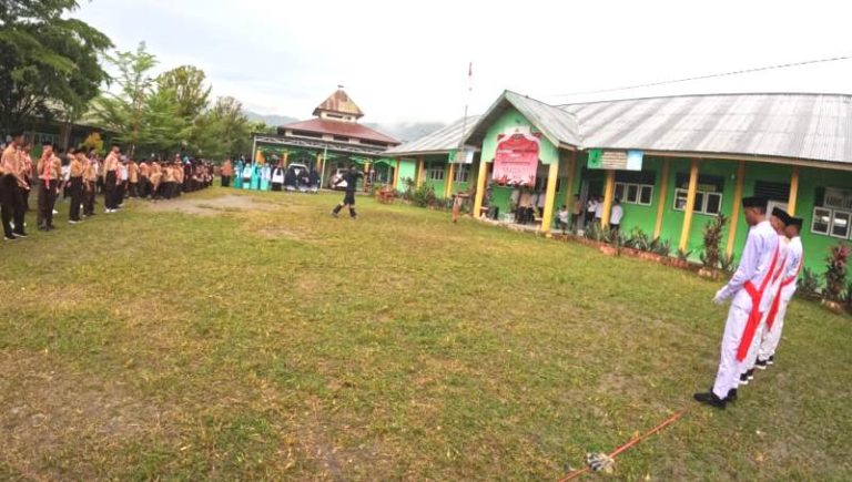 Santri Hidayatullah Gorontalo Gelar Upacara Kemerdekaan HUT ke-79 RI