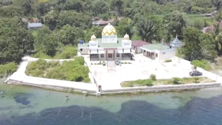 Semarak Refleksi Kemerdekaan Kader Hidayatullah Sumut di Tepian Danau Toba Pulau Samosir