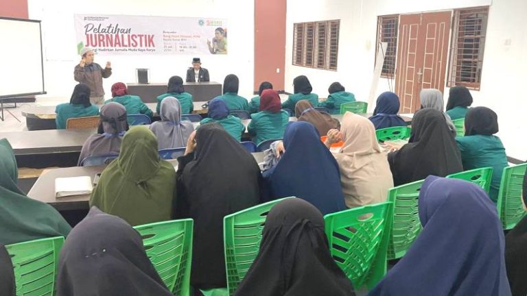 Bekali Mahasiswa STIQ Ash-Shiddiq, Imam Maknai Menulis sebagai Napas Kehidupan