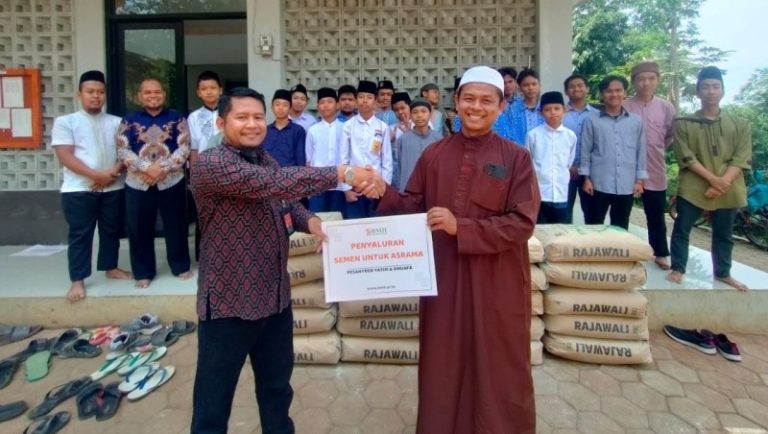 Secercah Harapan di Balik 50 Sak Semen, Wujudkan Asrama Santri Yatim Dhuafa di Soreang