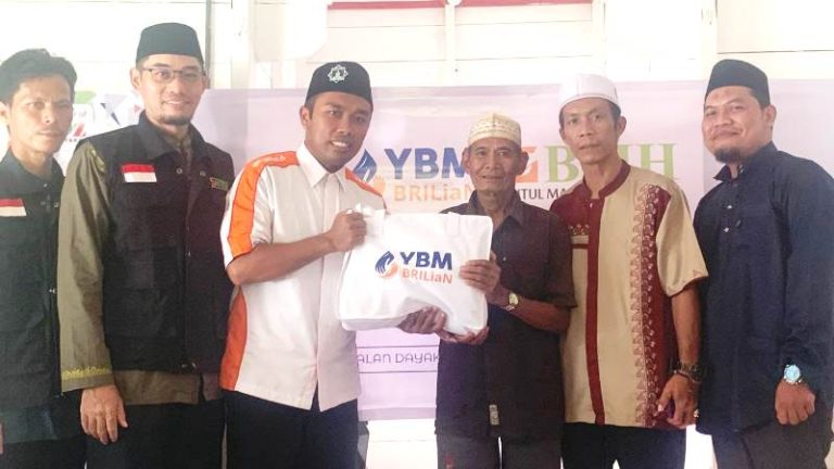 Melintasi Waktu dan Medan Torehkan Senyum di Wajah Mualaf Bangkalaan Dayak