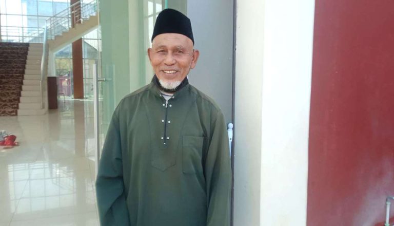 Khidmat dari Rawamangun dan Keteguhan Ustadz Ali Usman Menembus Keterbatasan