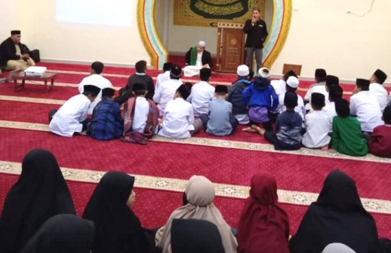 Menyerap Hikmah pada Malam Muhasabah di Masjid Muhammad Cheng Hoo Berastagi