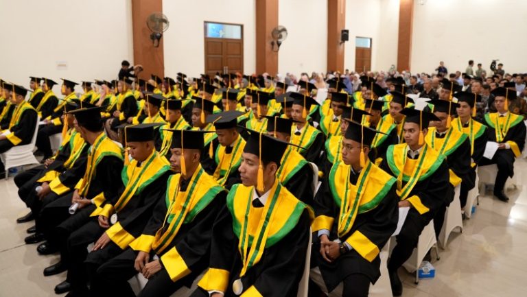 STIE Hidayatullah Gelar Sidang Senat Terbuka Wisuda Sarjana Angkatan ke-XI
