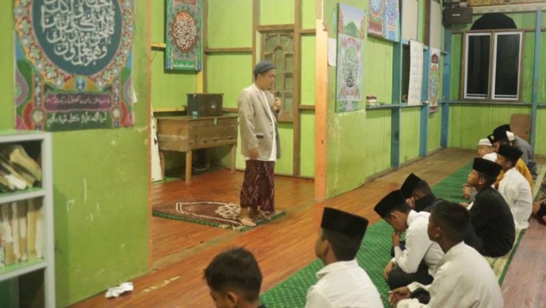 Berbagi Motivasi dan Merangkul Anak Anak Muda Generasi Masa Depan Lingga