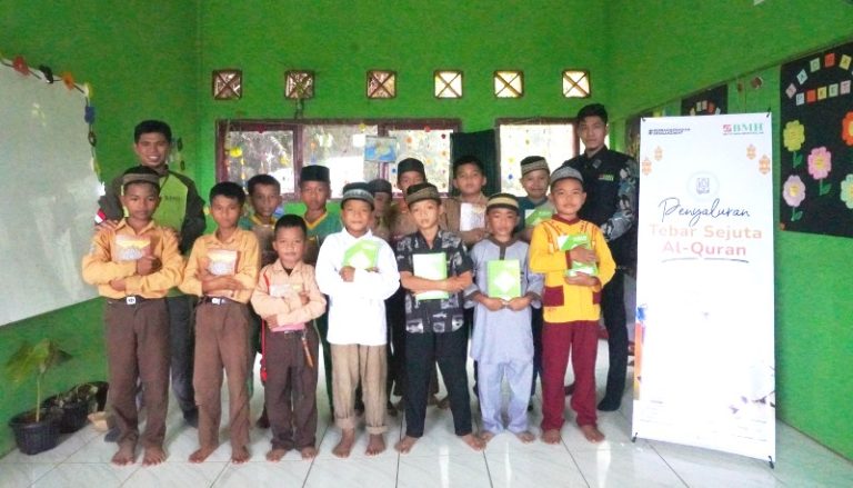Program Distribusi Al Qur’an BMH Bengkulu Upaya Mencerdaskan Kehidupan Bangsa