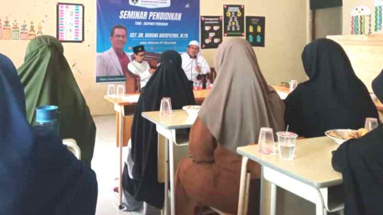 Seminar Pendidikan di Karawang, Nanang Noerpatria Paparkan Enam Aspek Penting Tarbiyah
