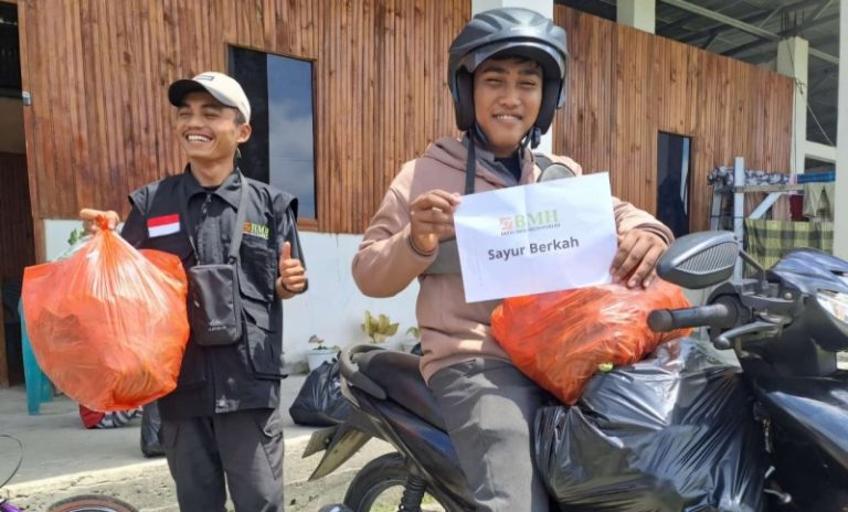 Datangkan Lauk Bergizi dari Pasar Cekkeng untuk Asupan Nutrisi Santri Ponpes Al ‘Araf