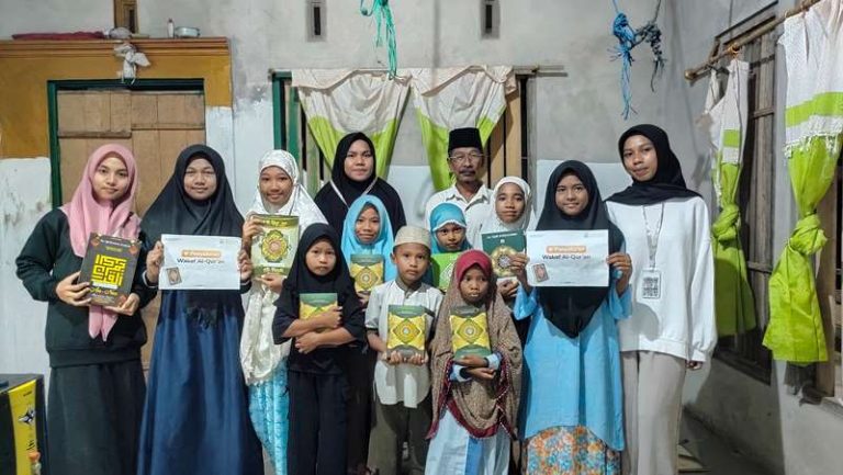 Sinergi dengan Mahasiswa IAIN Ambon dalam Pemberdayaan Masyarakat Melalui Distribusi Alquran
