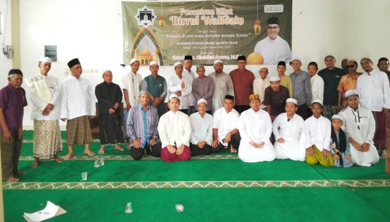 Pesantren Kilat Birrul Walidain Bagikan Inspirasi Menggapai Bahagia di Usia Senja