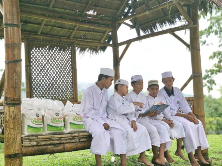 Program Beras Santri Tahfidz di Sulsel Pilar Gizi untuk Masa Depan Indonesia