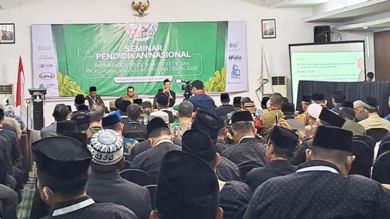 Hidayatullah Gelar Seminar Pendidikan Nasional