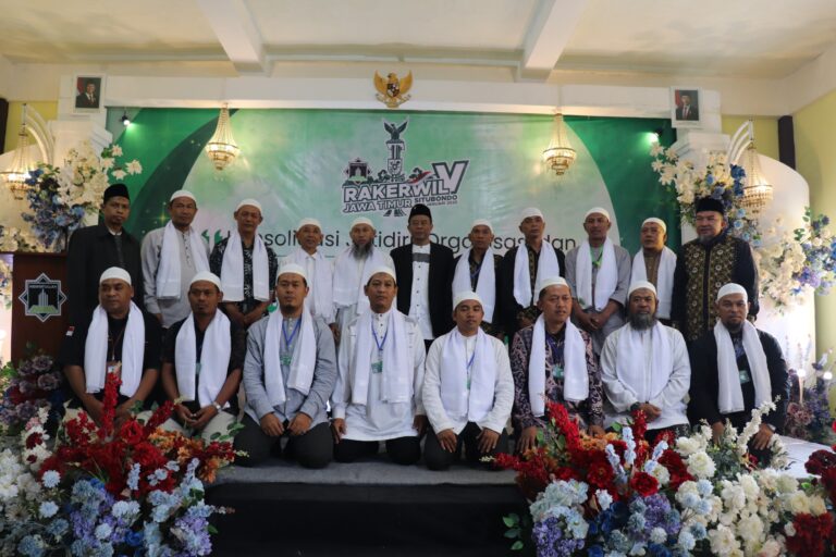 DPW Hidayatullah Jatim Berikan Penghargaan Umrah Kepada 18 Kader Da’i dalam “Hidayatullah Jatim Awards 2025″